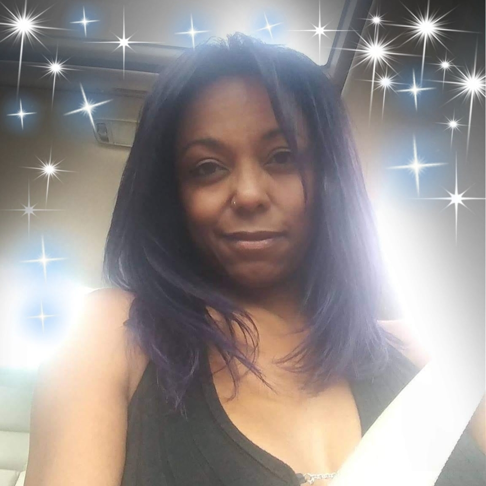 Meet your Posher, Yvette